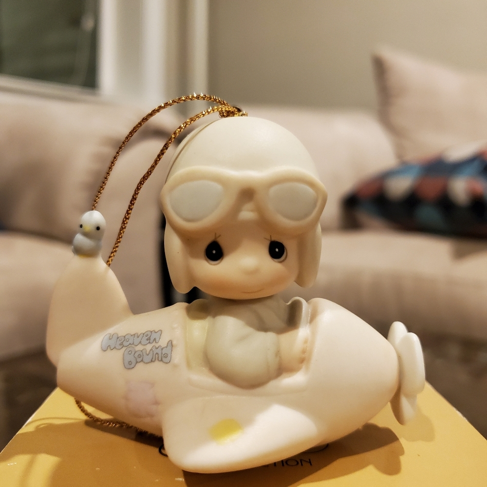 Precious Moments - Have a Heavenly Christmas